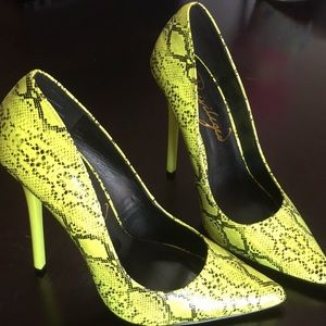 Privileged Raver Neon Yellow Snake Pump
